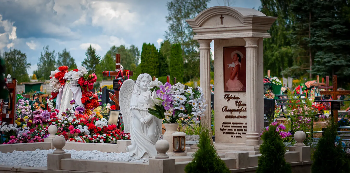 Купить эксклюзивный памятник из гранита