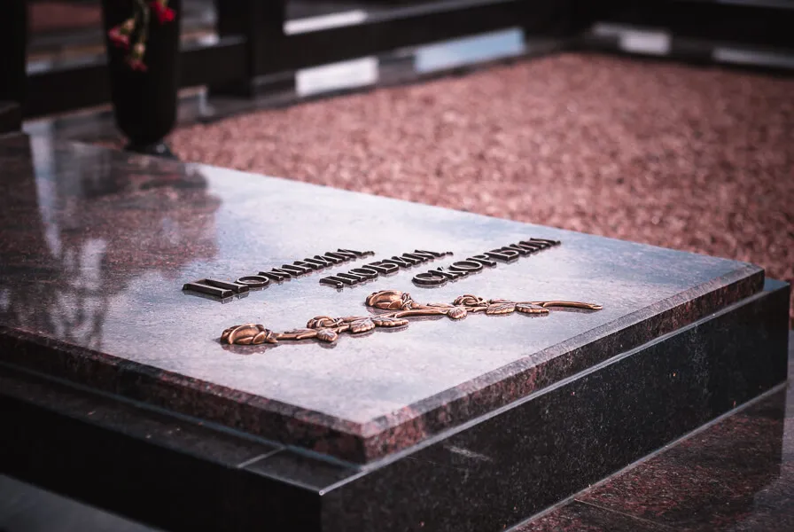 Цены на памятники-надгробия