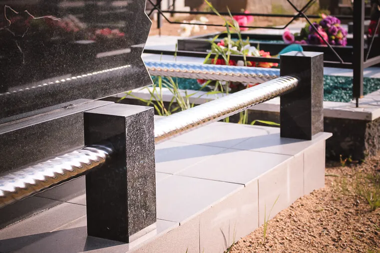 Установка ограды на ленточный фундамент