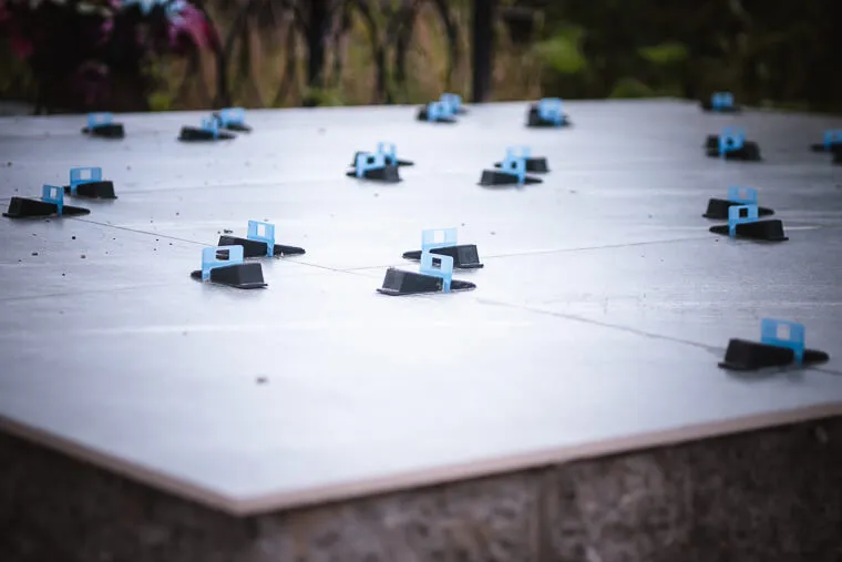 Благоустройство могилы плиткой